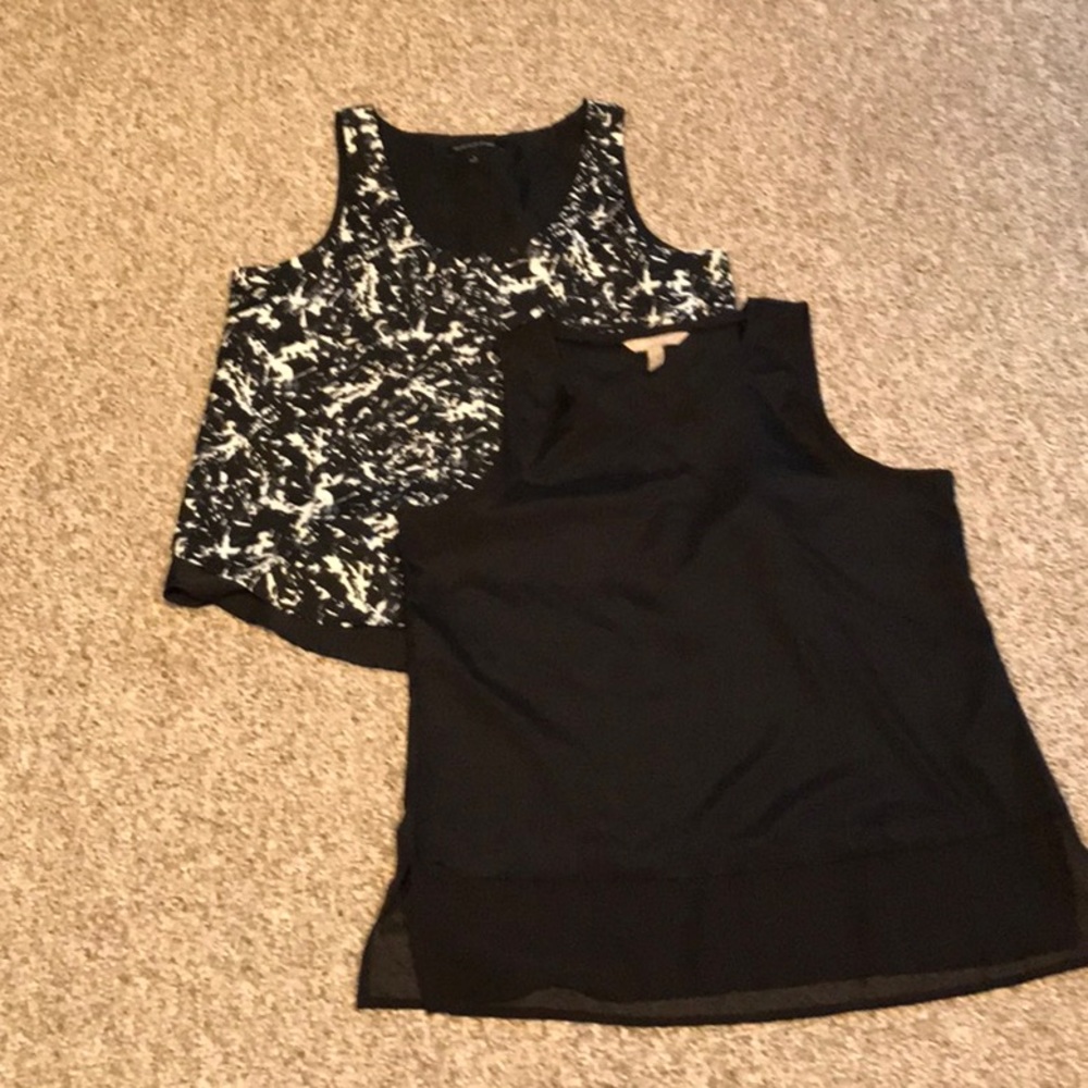 Banana republic sleeveless tops, in black and black and white print size small